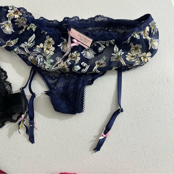 Victoria secret bundle 4 bralettes 1 lingerie gutter new - Picture 2 of 12